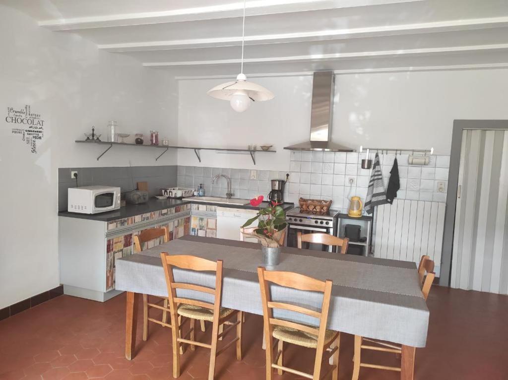 Gite Chez L'Oncle Jules Velesmes-Echevanne Buitenkant foto