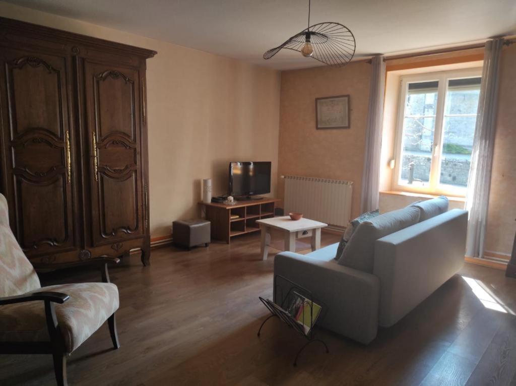 Gite Chez L'Oncle Jules Velesmes-Echevanne Buitenkant foto